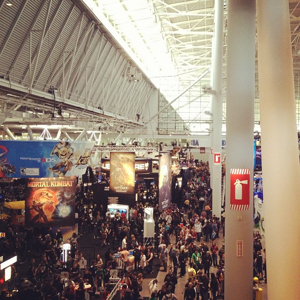 Expo hall at #pax is packed.